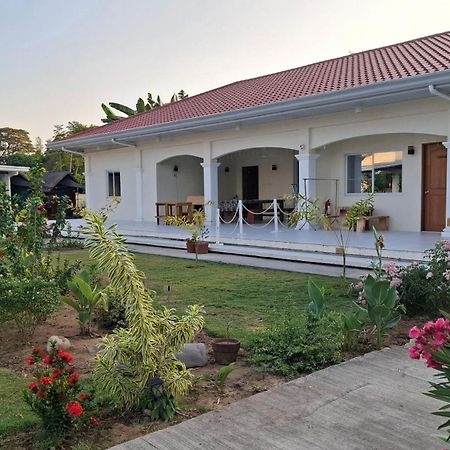 The Kubo Gardens Hotel Сан Хуан Екстериор снимка