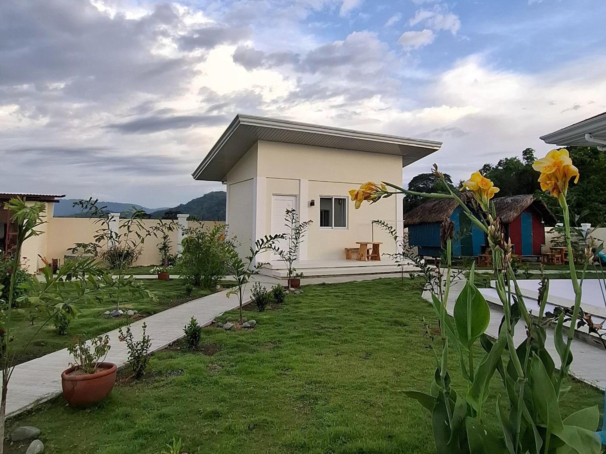 The Kubo Gardens Hotel Сан Хуан Екстериор снимка