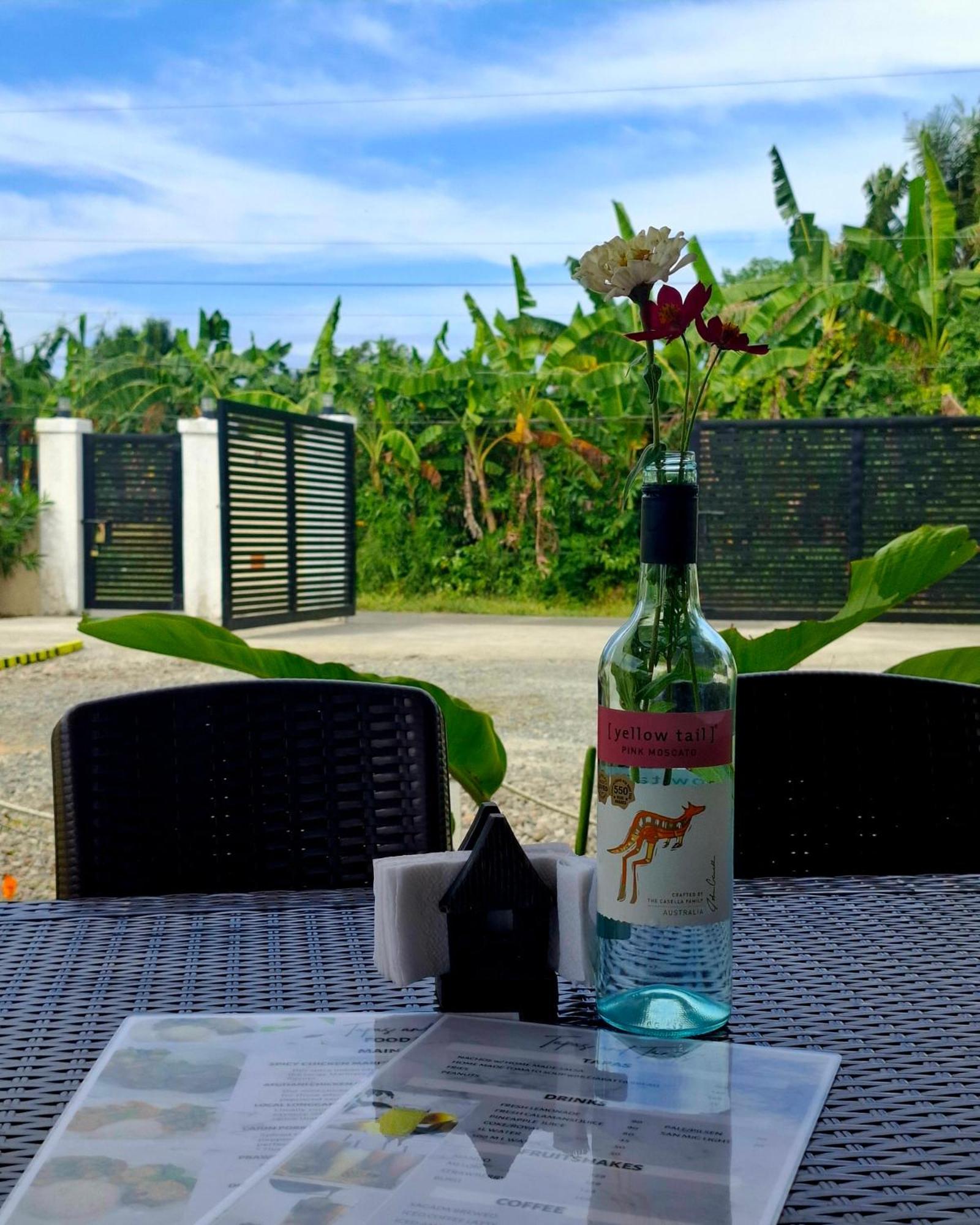 The Kubo Gardens Hotel Сан Хуан Екстериор снимка